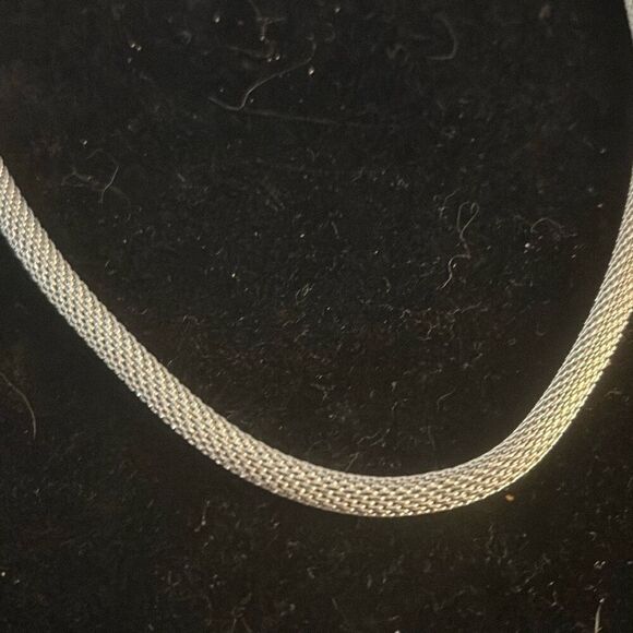 Silver-tone Rolled Mesh 18” Chain with Lobster Claw Clasp. - Picture 4 of 6